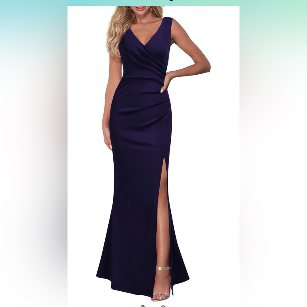 Elegant Navy Sleeveless Gown